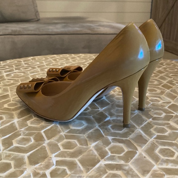 LIKE NEW!  FENDI Décolleté Vernice Borchie Viscone pumps - Picture 13 of 16